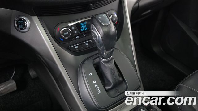 Ford Kuga 2016 — photo 9