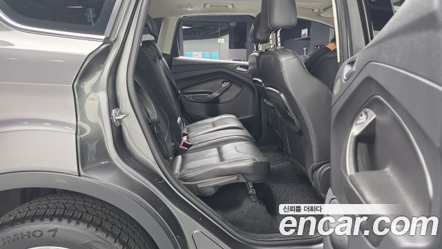 Ford Kuga 2016 — photo 11