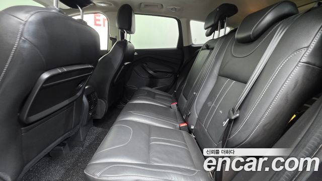 Ford Kuga 2016 — photo 12