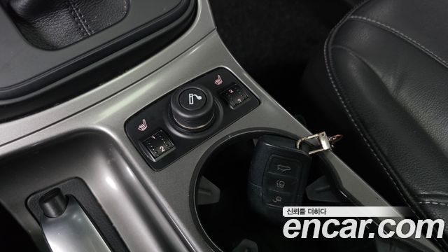 Ford Kuga 2016 — photo 18