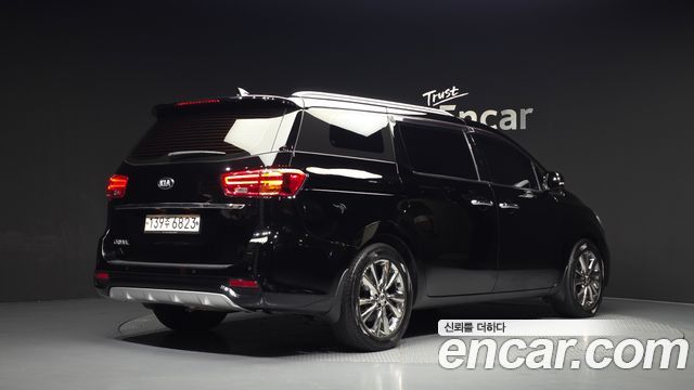 Kia Canival 2020 — photo 2