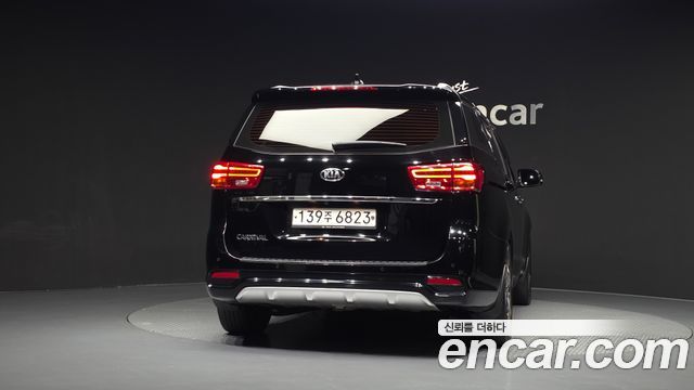 Kia Canival 2020 — photo 4
