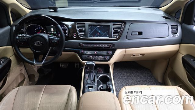 Kia Canival 2020 — photo 10
