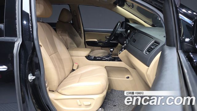 Kia Canival 2020 — photo 17