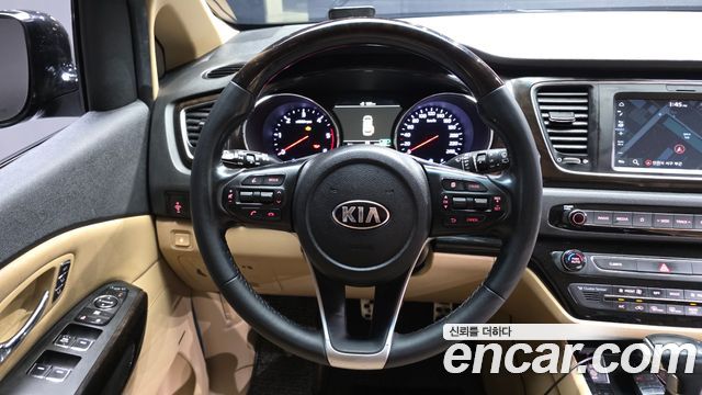 Kia Canival 2020 — photo 19