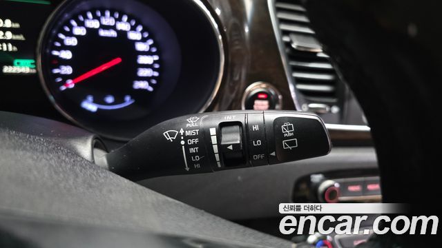 Kia Canival 2020 — photo 28