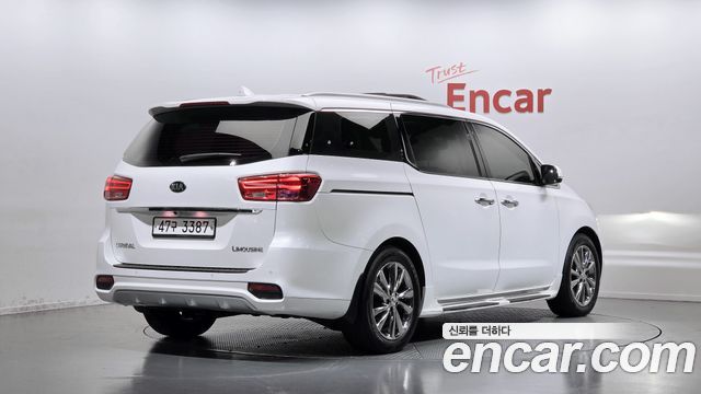 Kia Canival 2019 — photo 2