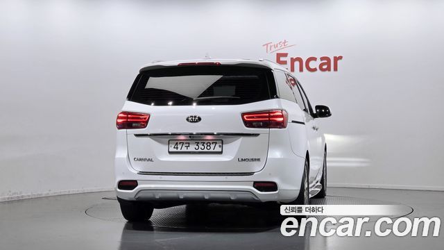 Kia Canival 2019 — photo 4