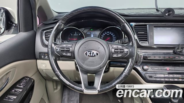 Kia Canival 2019 — photo 13