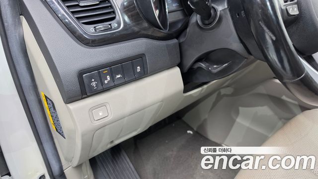 Kia Canival 2019 — photo 17