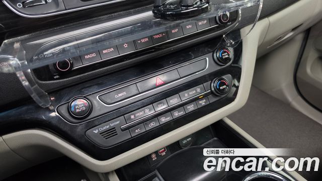 Kia Canival 2019 — photo 20