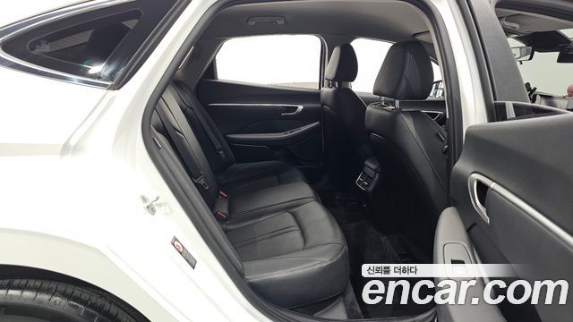Hyundai Sonata 2020 — photo 17