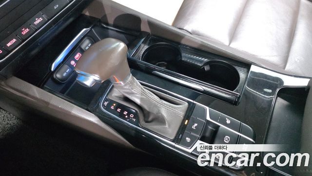 Kia K7 2017 — photo 12