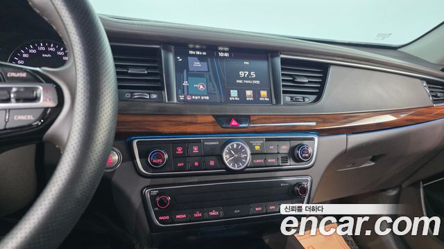 Kia K7 2017 — photo 18