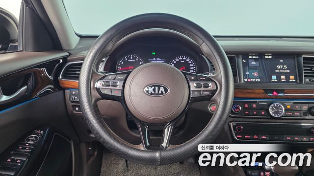 Kia K7 2017 — photo 19