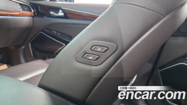 Kia K7 2017 — photo 21