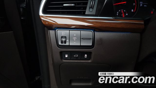 Kia K7 2017 — photo 26