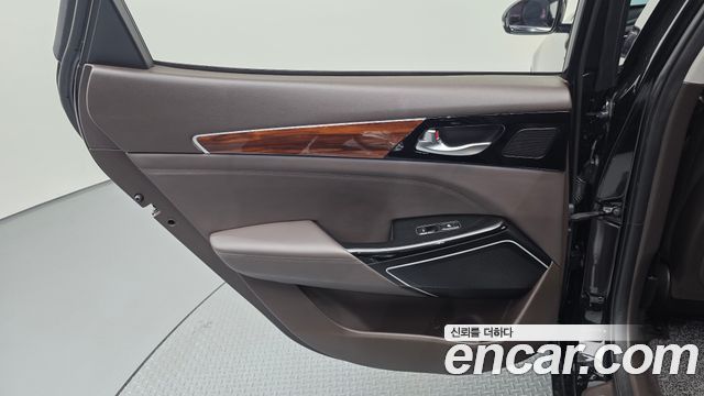 Kia K7 2017 — photo 15