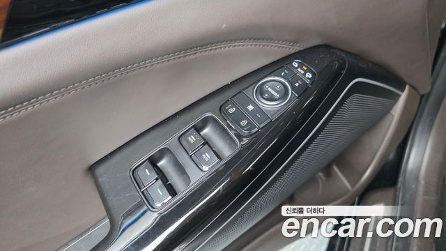 Kia K7 2017 — photo 28