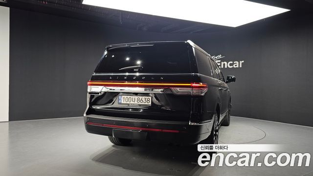 Lincoln Navigator 2022 — photo 4