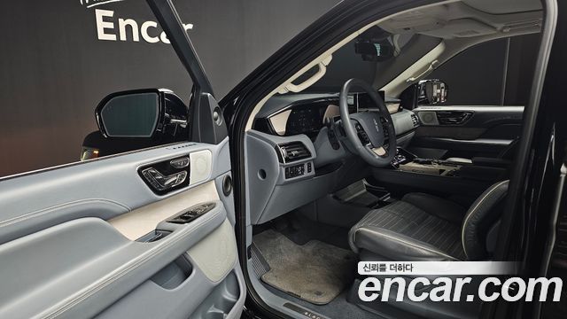Lincoln Navigator 2022 — photo 13