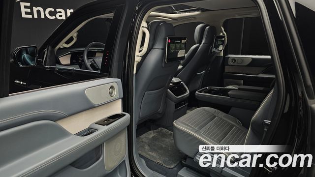 Lincoln Navigator 2022 — photo 18