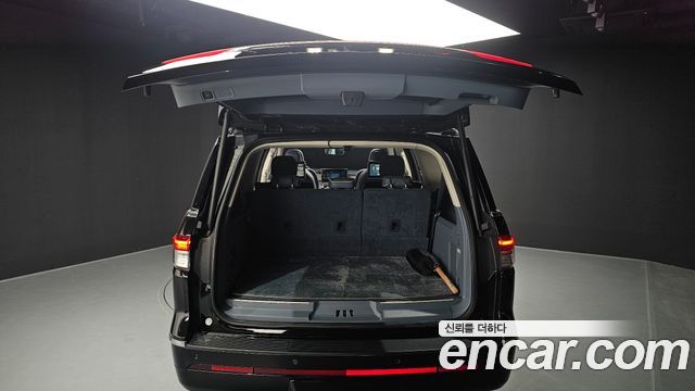 Lincoln Navigator 2022 — photo 26