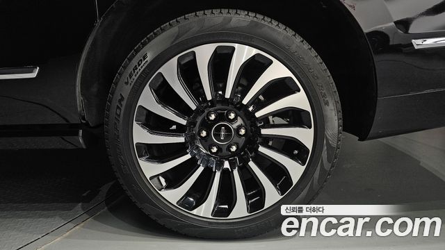 Lincoln Navigator 2022 — photo 7