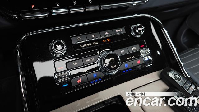 Lincoln Navigator 2022 — photo 30