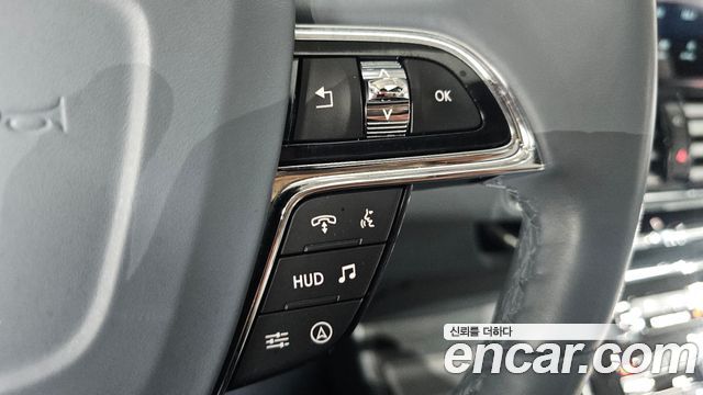 Lincoln Navigator 2022 — photo 35