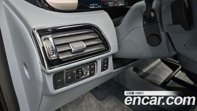 Lincoln Navigator 2022 — photo 36