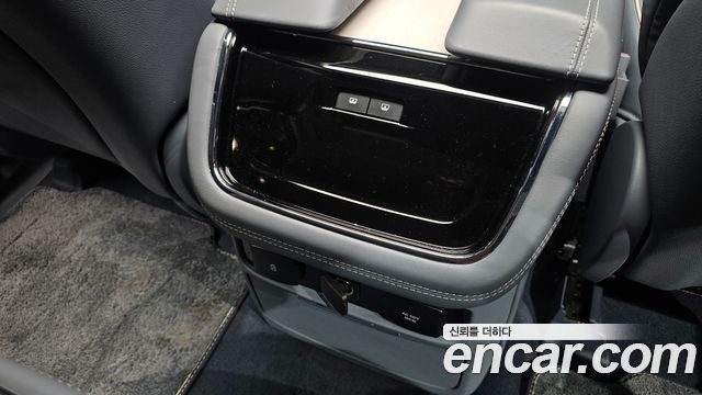 Lincoln Navigator 2022 — photo 41