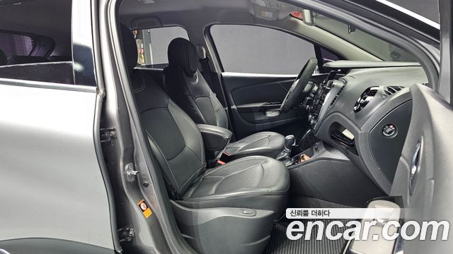 Renault Korea QM3 2017 — photo 17