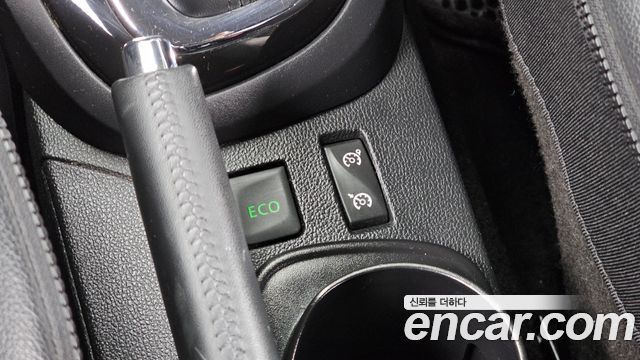Renault Korea QM3 2017 — photo 25