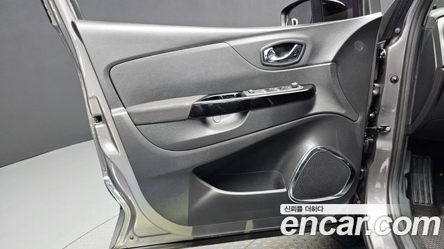 Renault Korea QM3 2017 — photo 14