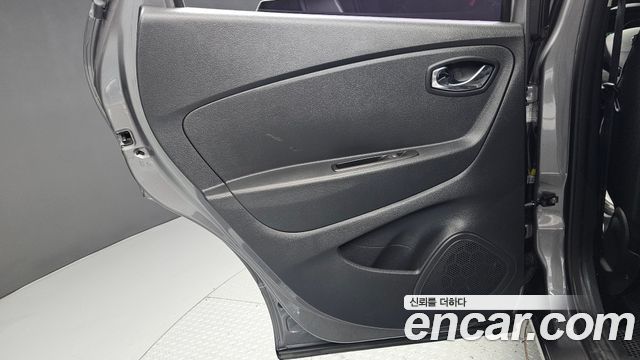 Renault Korea QM3 2017 — photo 15