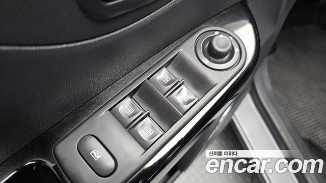 Renault Korea QM3 2017 — photo 28