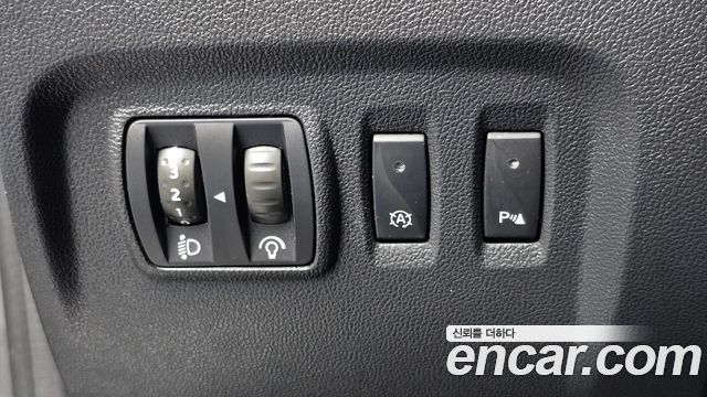 Renault Korea QM3 2017 — photo 32