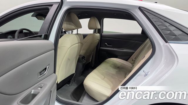 Hyundai AVANTE 2026 — photo 12
