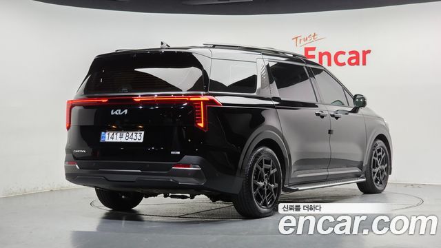 Kia Canival 2025 — photo 2