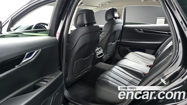 Genesis G80 2022 — photo 17