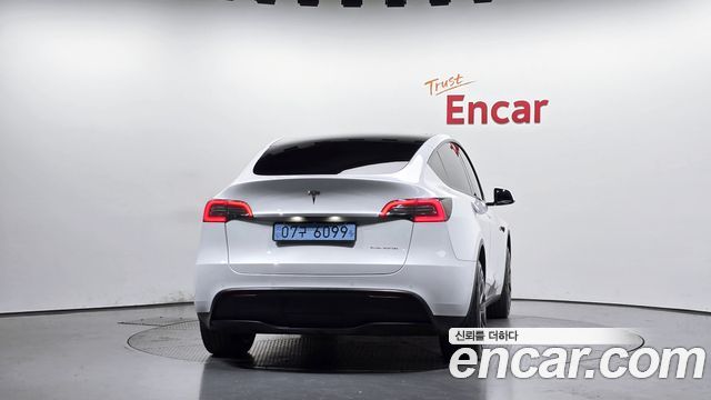 Tesla Model Y 2021 — photo 4