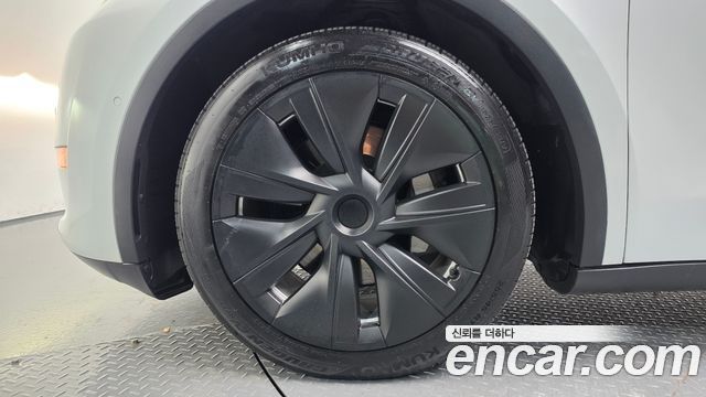 Tesla Model Y 2021 — photo 5
