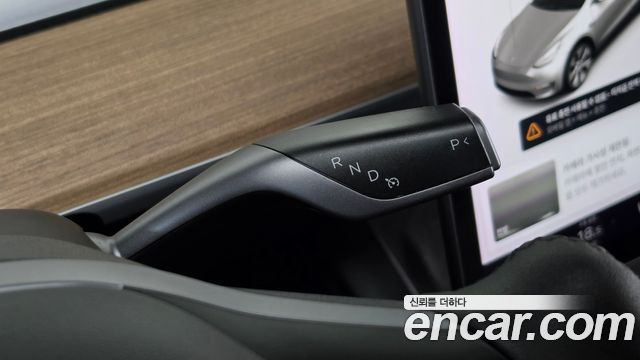 Tesla Model Y 2021 — photo 12