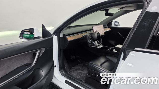 Tesla Model Y 2021 — photo 13