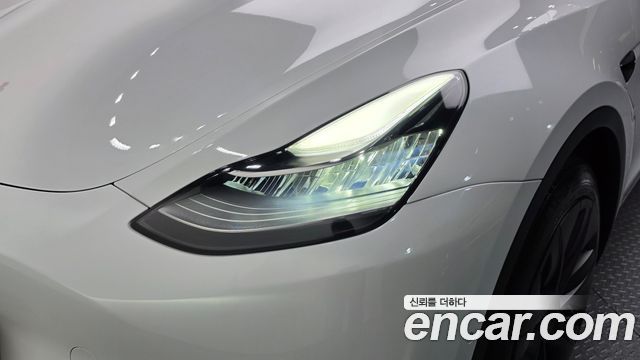 Tesla Model Y 2021 — photo 8