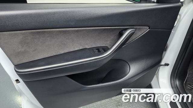 Tesla Model Y 2021 — photo 14