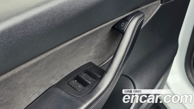 Tesla Model Y 2021 — photo 27