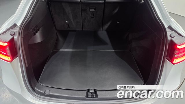 Tesla Model Y 2021 — photo 28