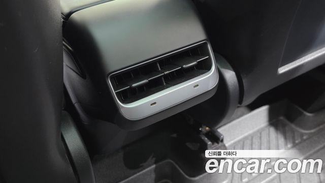 Tesla Model Y 2021 — photo 29